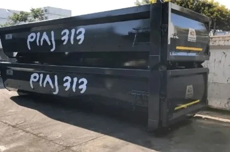 מכולה לפינוי פסולת תעשייתית